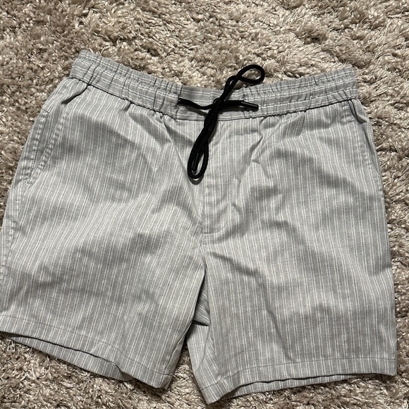 Topman Light Gray Striped Shorts with Black Accents - Picture 1 of 2